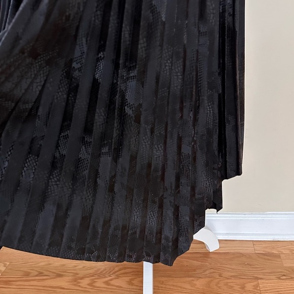 AllSaints
Phia Snakeskin Print Maxi Skirt - Picture 4 of 5